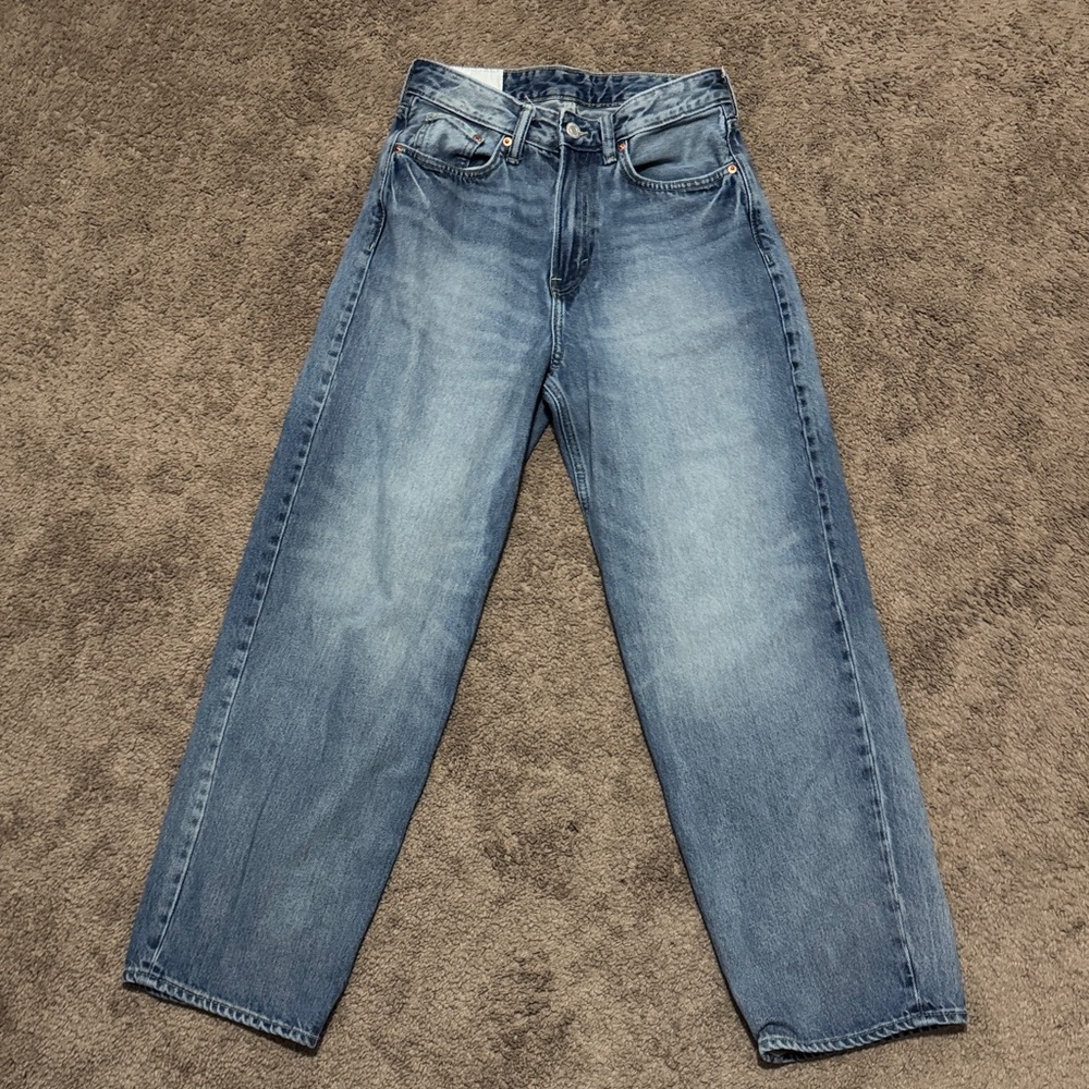 EUC Women’s H&M Loose Ample Style Jeans-100% Cotton-Sz 28W 32L-see pics